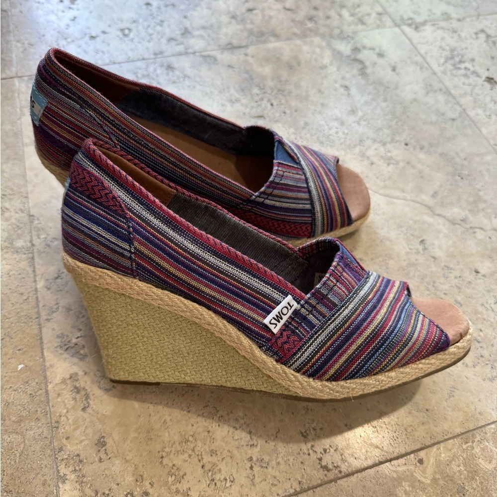 TOMS wedges